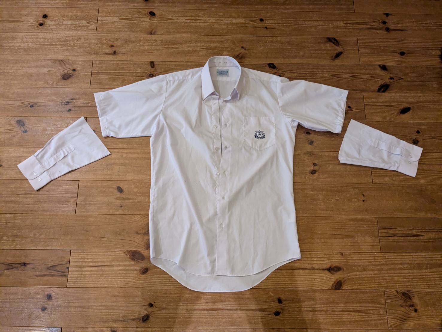 半袖ワイシャツが長袖に